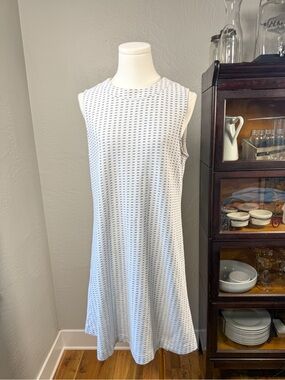 Ann Taylor White Textured Sleeveless Swing Dress A-Line Knit Career Size 6